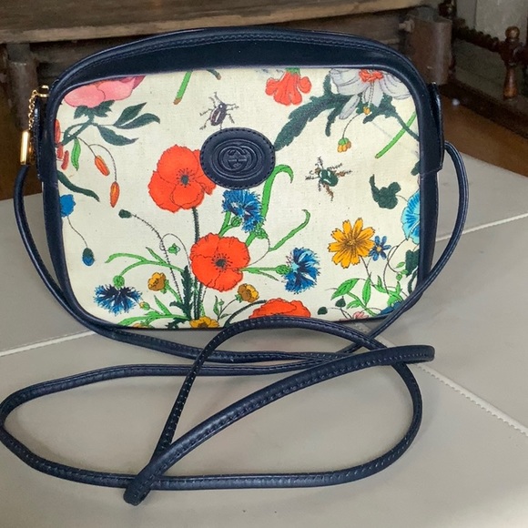 Gucci Handbags - Amazing Rare Vintage Gucci Flora Crossbody Bag.